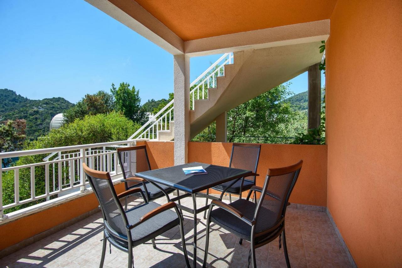 Stermasi Apartments Saplunara Eksteriør bilde
