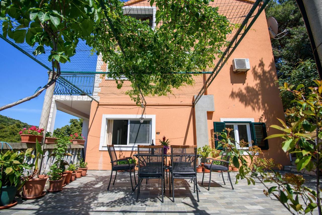 Stermasi Apartments Saplunara Eksteriør bilde