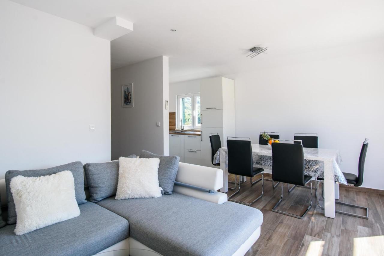 Stermasi Apartments Saplunara Eksteriør bilde