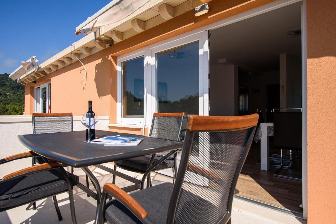 Stermasi Apartments Saplunara Eksteriør bilde